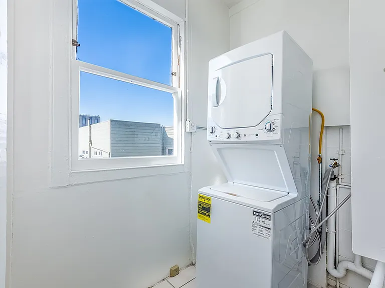112-118 Shotwell St #1016R — Photo 10