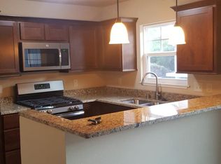1183 Summit Ave #104, Oconomowoc, WI 53066
