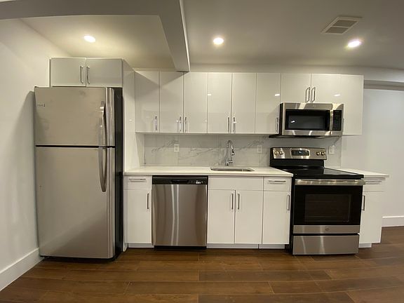 5th image of 113 E 2nd St #2
