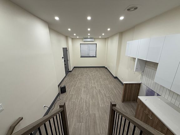 3rd image of 2404 Pacific St #1