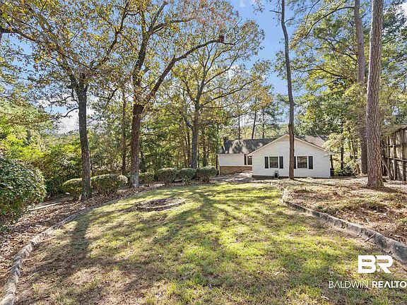 3rd image of 136 Bayview Dr