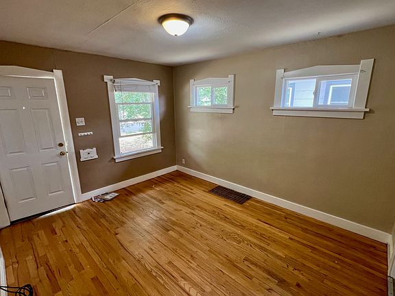 Main Entry Area - Dining Room