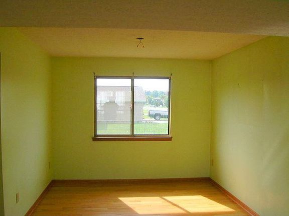 5th image of 1011 Lateglow Ct