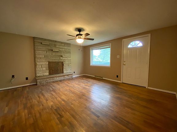 3rd image of 3274 E Moores Pike