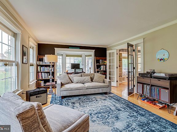 5th image of 11692 Gilman Ln