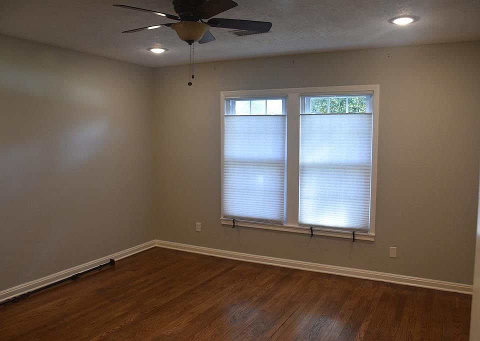 1st image of 1586 Sue Barnett Dr