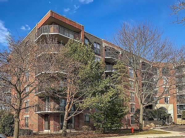 1st image of 511 Aurora Ave Unit 514