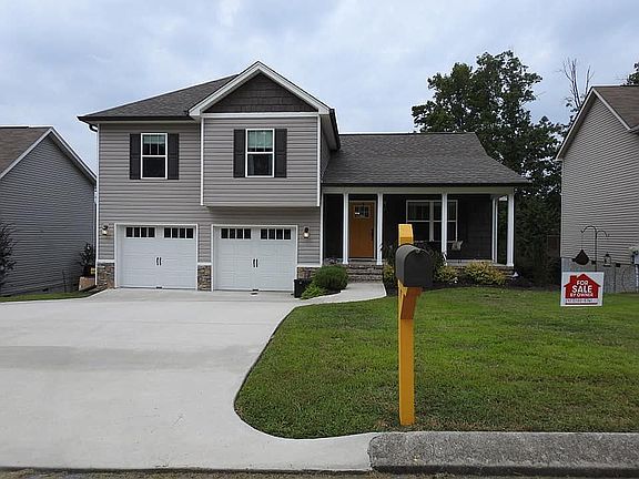 3rd image of 2028 Short Leaf Ln