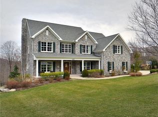 1317 Woodbridge Dr, Latrobe, PA 15650