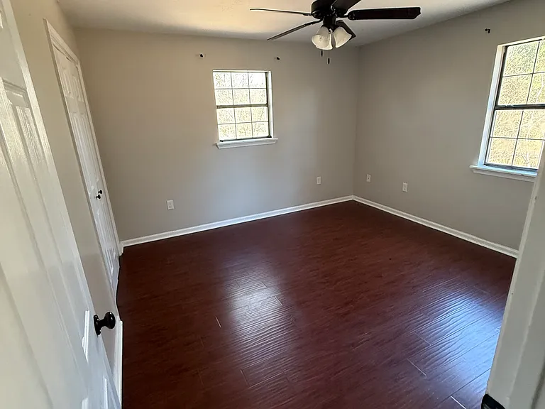 639 Leeville Rd — Photo 7