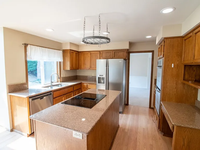 24435 SE 42nd Pl — Photo 13