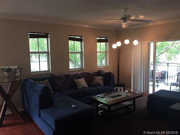 3rd image of 2464 Centergate Dr