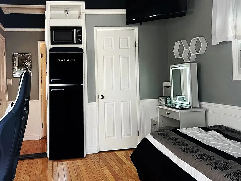Full Size Refrigerator and Microwave Included!