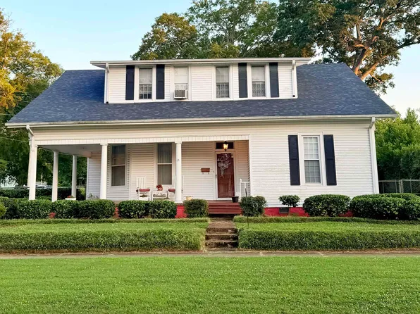408 6th St, Tuscumbia, AL 35674