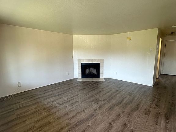4th image of 3430 Wetmore Ave #D