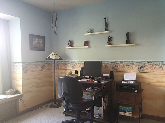 Office or bedroom with view