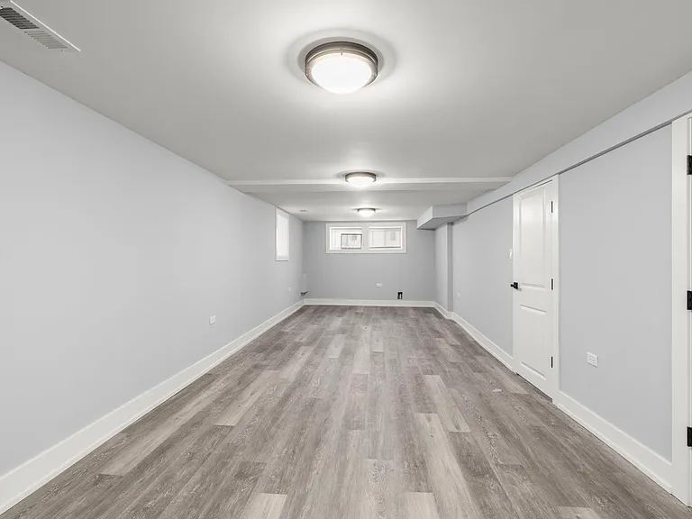 5542 W 64th St — Photo 25