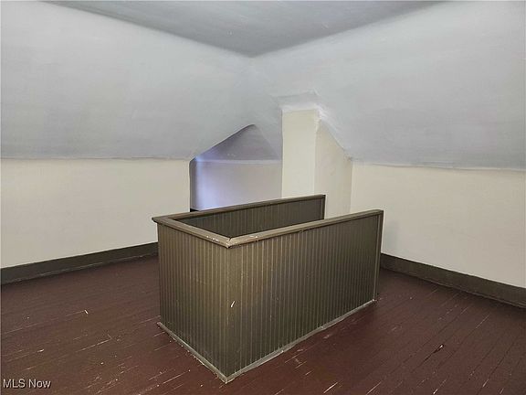 5th image of 1328 Logan Ave NW