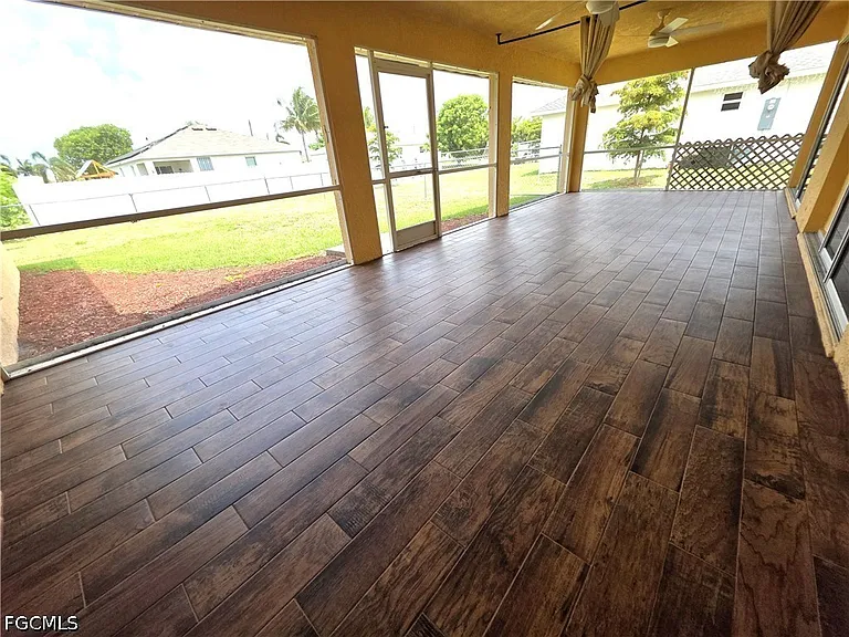 4614 SW 9th Pl — Photo 31