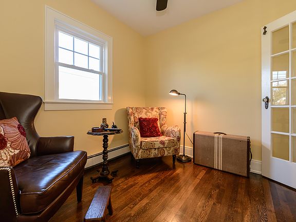 Office/3rd bedroom 