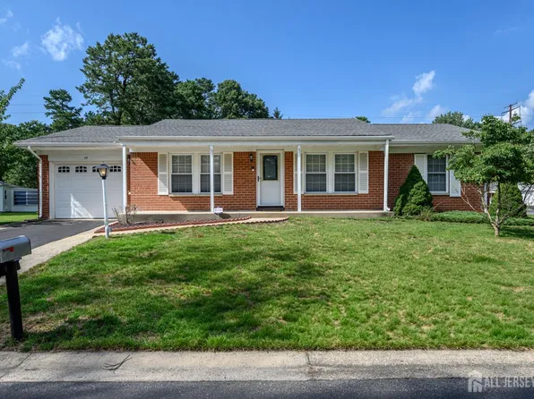 23 Bowie Dr, Whiting, NJ 08759