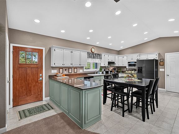 4th image of 4483 Panorama Dr