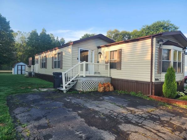 220 Emerald Cir S