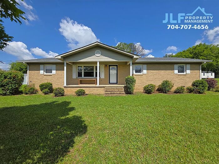 1st image of 1052 Rembrandt Dr SW #1052