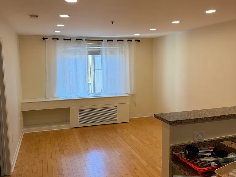 1970 Columbia St #513 — Photo 3