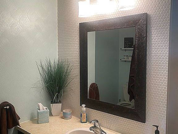 Guest bath 