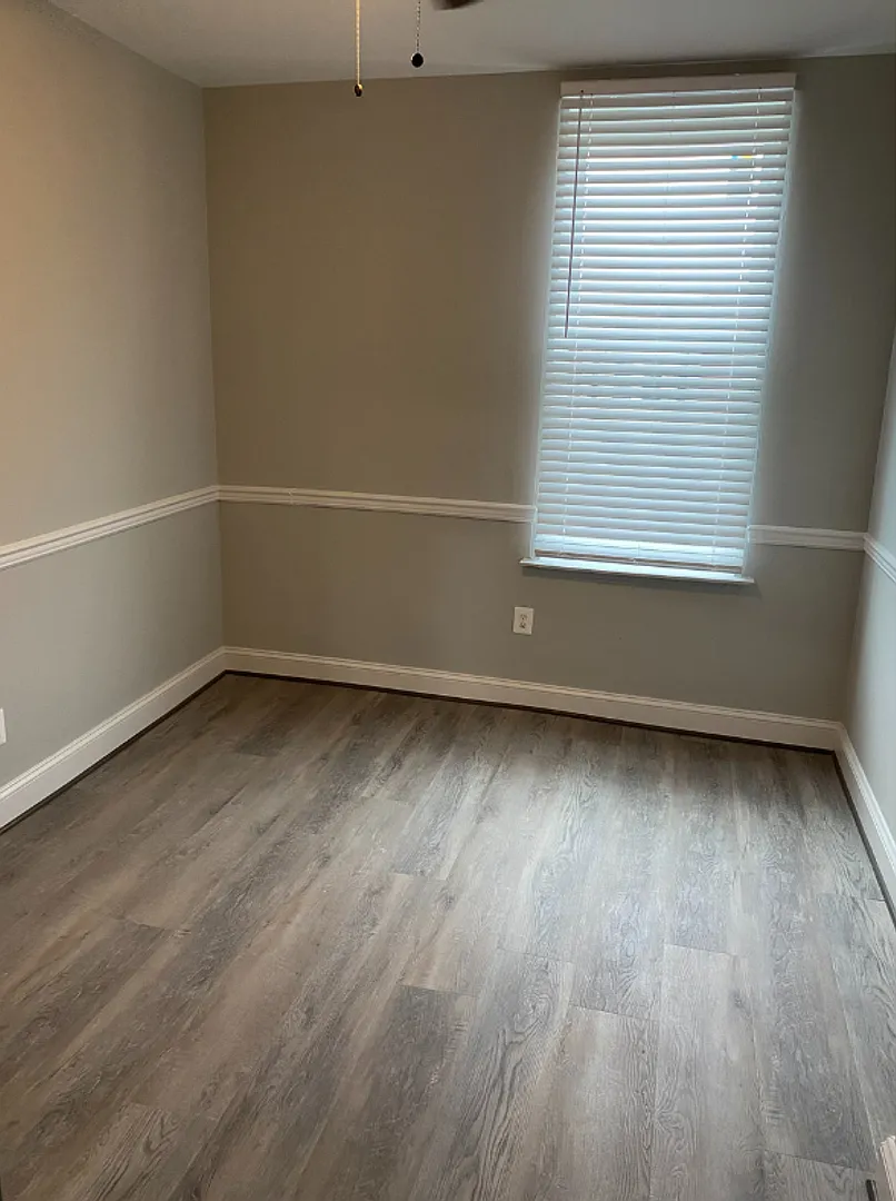 837 North Fulton Avenue — Photo 3