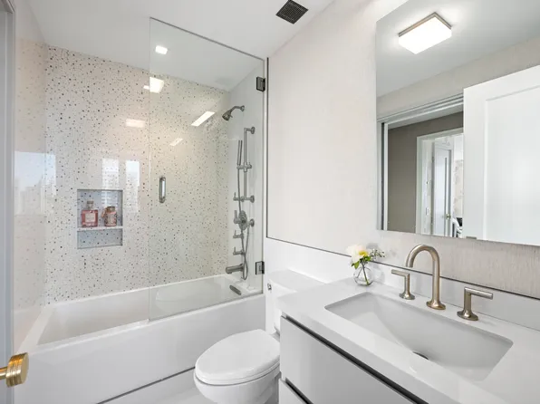 300 East 77th Street image 12 of 15