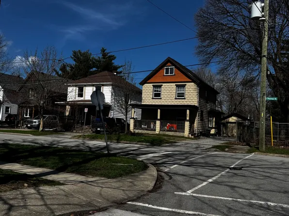 20 Thomas St, Saint Catharines, ON L2R 6L6