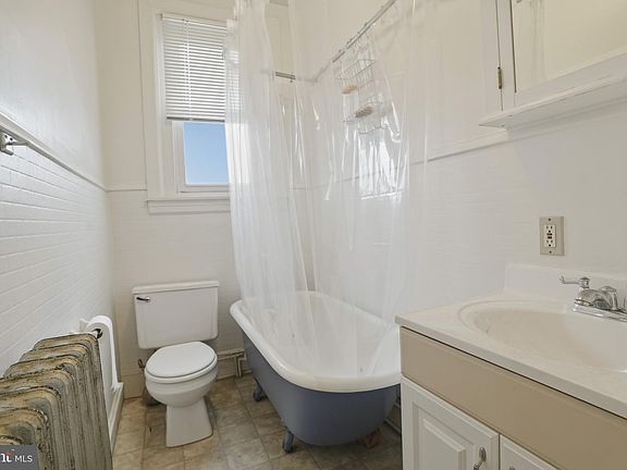 2nd image of 2441 Brown St #2R