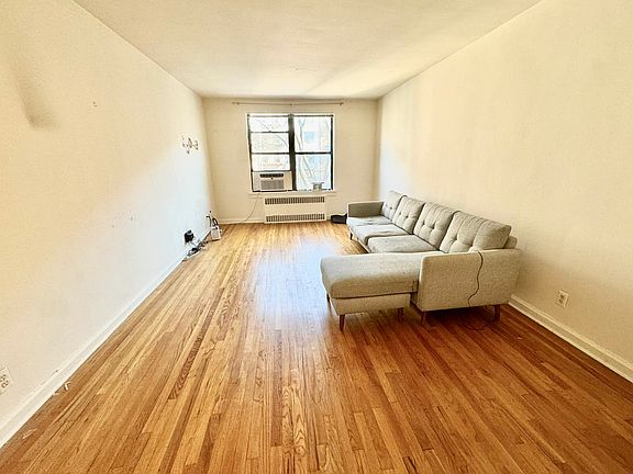 3rd image of 2519 30th Dr APT 3I