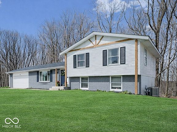 2nd image of 100 Foxwood Ct