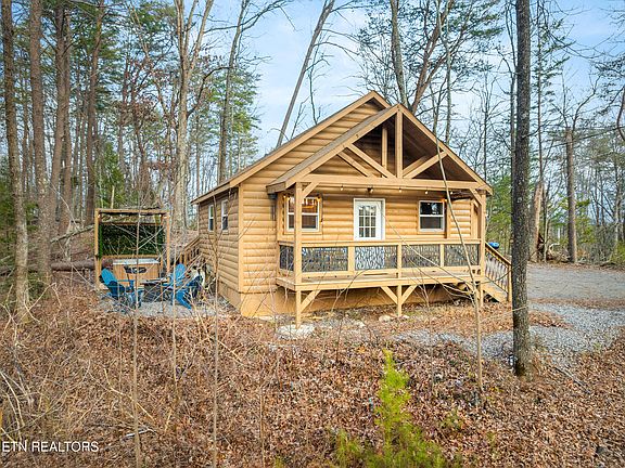 3rd image of 1634 S Mountain View Rd