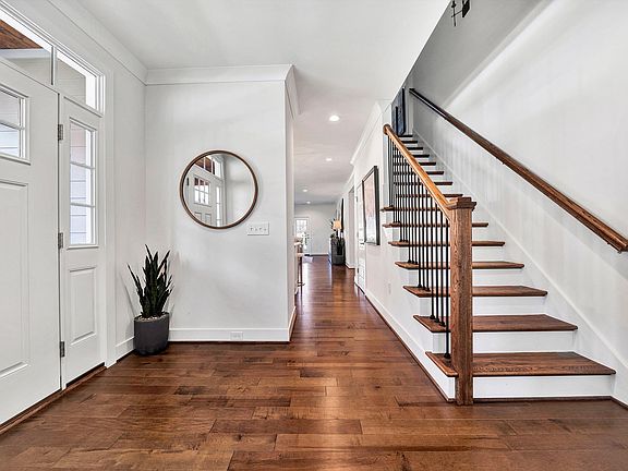 5th image of 5003 Claremont Cir SW