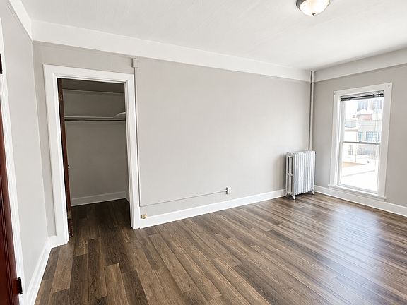 3rd image of 1227 W Riverside Ave APT M