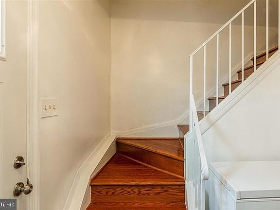 5th image of 2911 Lexington Ct