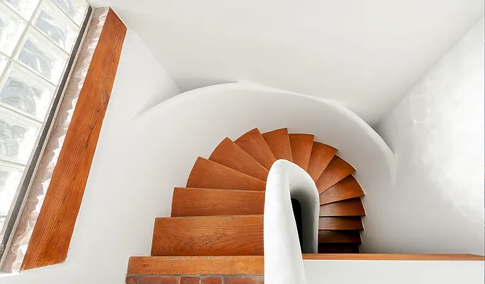 Sold by Compass | media 23