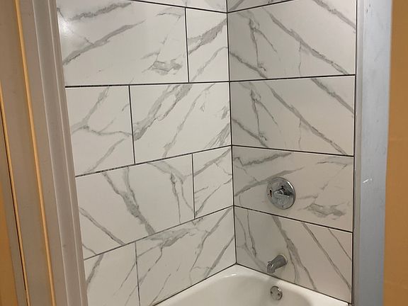 3rd image of 629 Princeton Ave Floor 1