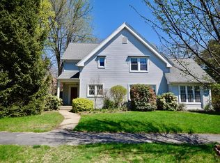 69 Eton St, Springfield, MA 01108