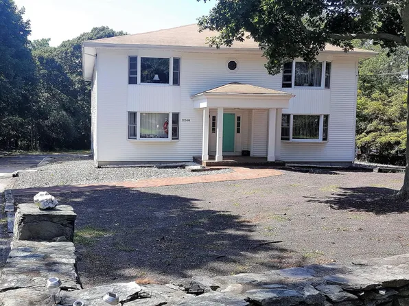 2246 E Main Rd APT C, Portsmouth, RI 02871