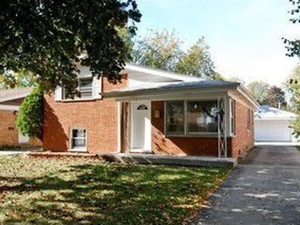 2816 S 10th Ave, Broadview, IL 60155