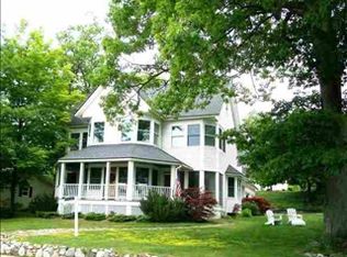 320 W Bluff Dr, Harbor Springs, MI 49740