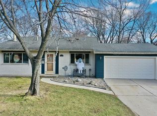 757 Coventry Ln, Crystal Lake, IL 60014
