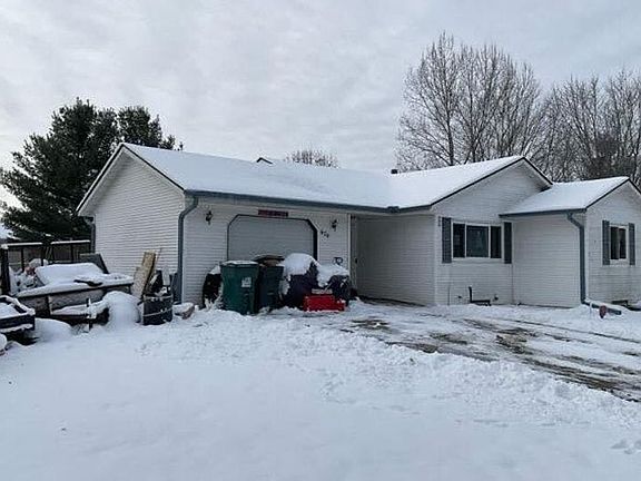 3rd image of 670 W 10th St
