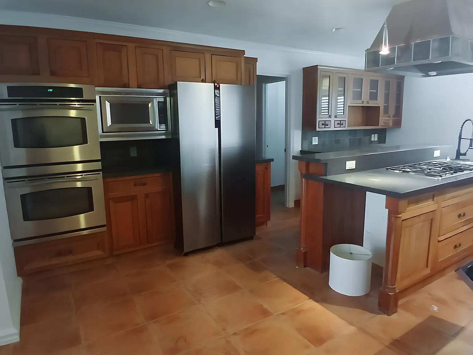 4 bed, 4.0 bath, 3000 sqft, $832 — Photo 4