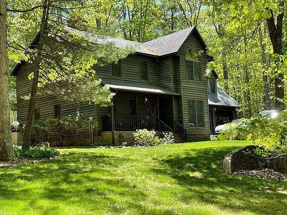 2nd image of 841 Oak Knoll Dr